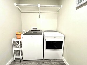 Interior - Canyon Casita - 3BR/2BA - Family Friendly (Lubbock)