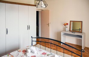 2 Schlafzimmer, Bügeleisen/Bügelbrett, kostenloses WLAN