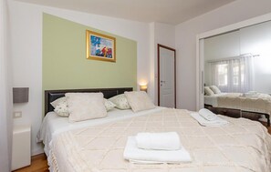 1 bedroom, iron/ironing board, free WiFi - Amazing apartment in Omis with house sea view (Omis)