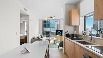 Appartement, 2 chambres, vue ville | Cuisine privée
