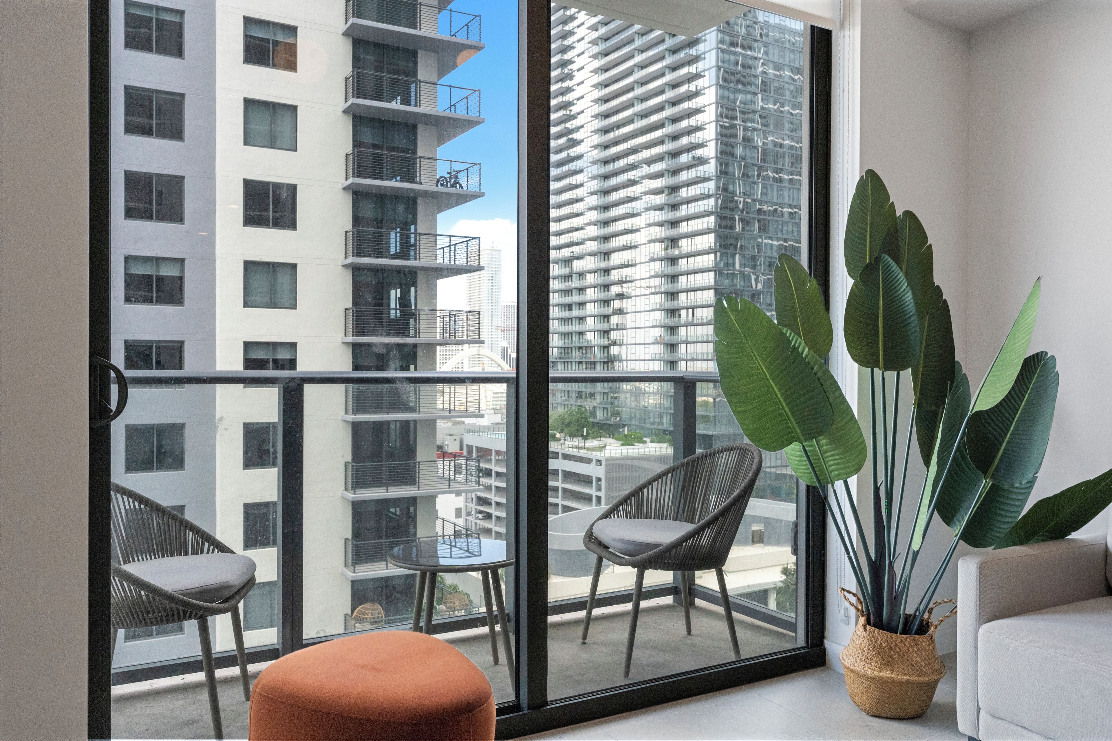 Apartamento, vistas a la ciudad | Zona de estar