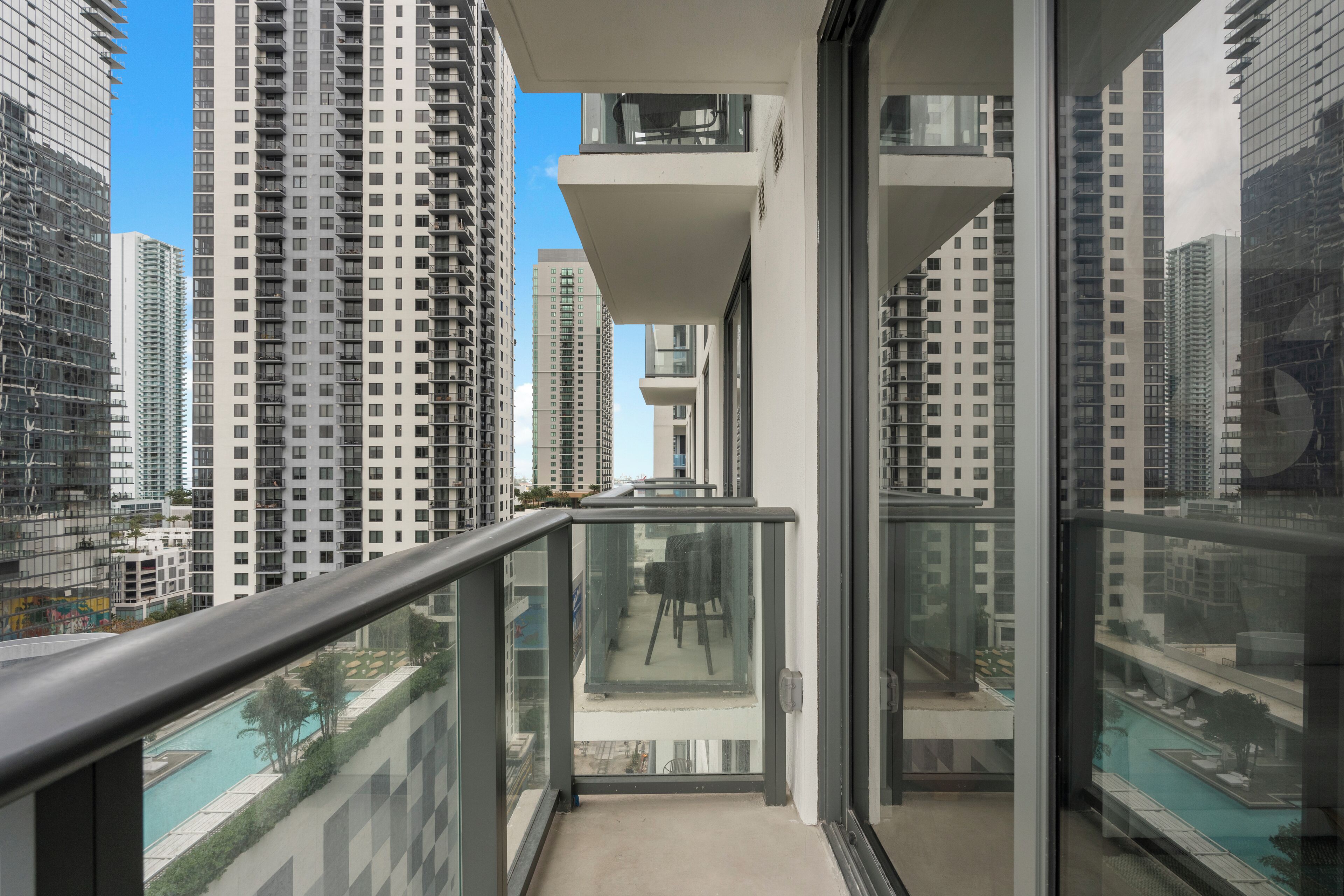 Departamento urbano, vista a la ciudad | Balcón