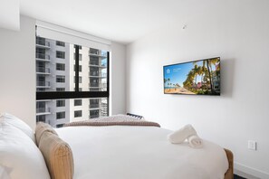 Iron/ironing board, free WiFi, bed sheets - Condo W City Views Downtown Miami (Miami)