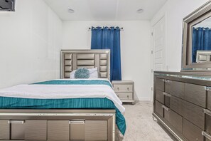 4 bedrooms, iron/ironing board, free WiFi, bed sheets