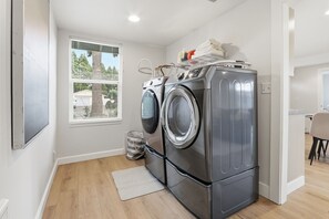 Interior - Cozy 2-bedroom house in Vancouver perfect travelers! (Vancouver)