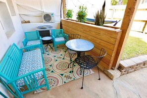 Outdoor dining - 16th St Heights Family Haven (Washington)