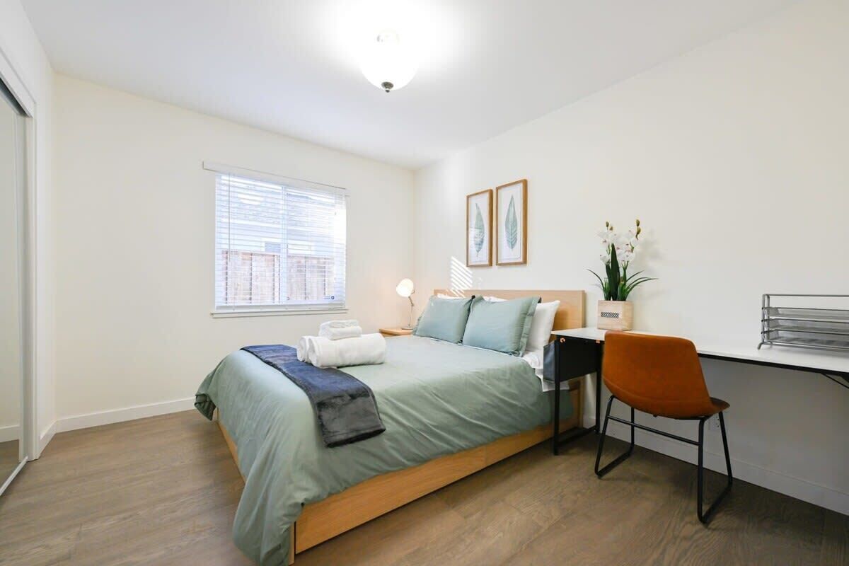 3 bedrooms, iron/ironing board, travel crib, WiFi