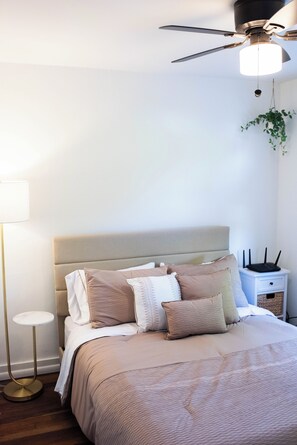 2 bedrooms, iron/ironing board, free WiFi, bed sheets