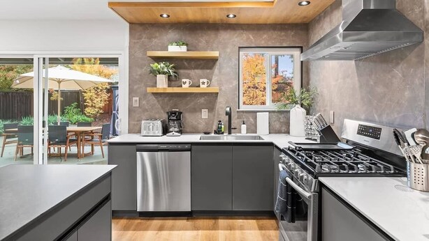 Private kitchen - Marbella Lane - Modern 3BROasis in SiliconValley (San Jose)