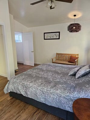 1 dormitorio y ropa de cama