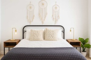 4 habitaciones, tabla de planchar con plancha, wifi y ropa de cama 