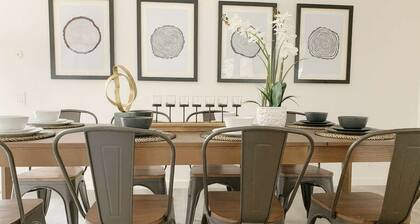 Marbella Lane - 4BR Alluring Home