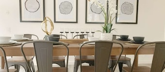 Marbella Lane - 4BR Alluring Home