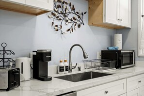 Fridge, microwave, oven, stovetop - Marbella Lane - Alluring & Spacious 3BR Home (San Jose)