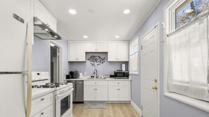 Unclassified image, 5 of 22, button - Marbella Lane - Spacious 2BR Home 17-min to Levi's (San Jose)
