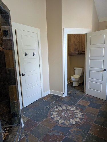 2651 sqft - Fenced Backyard / Firepit / 5m to LR