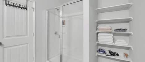 Een douche, een haardroger