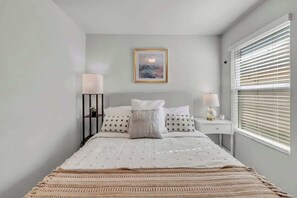 3 bedrooms, iron/ironing board, WiFi