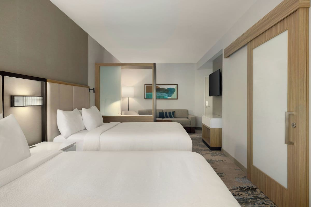 Suite, 2 Queen Beds