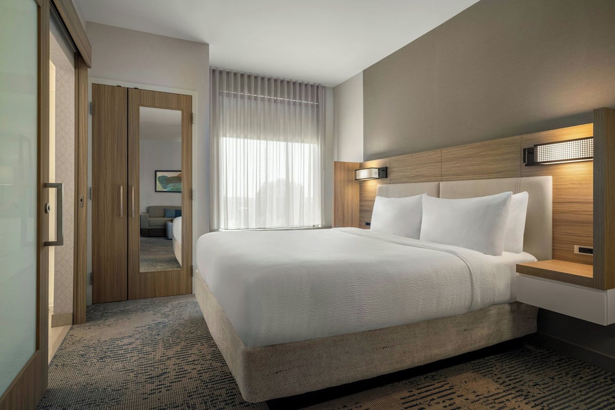 Suite, 1 King Bed