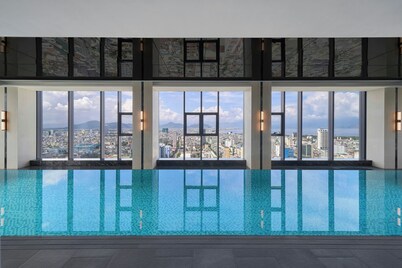 Marriott Executive Apartments Danang, Han River
