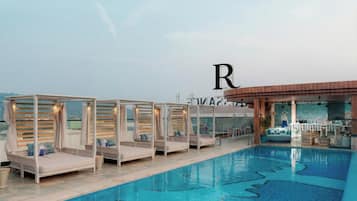 Kolam renang outdoor