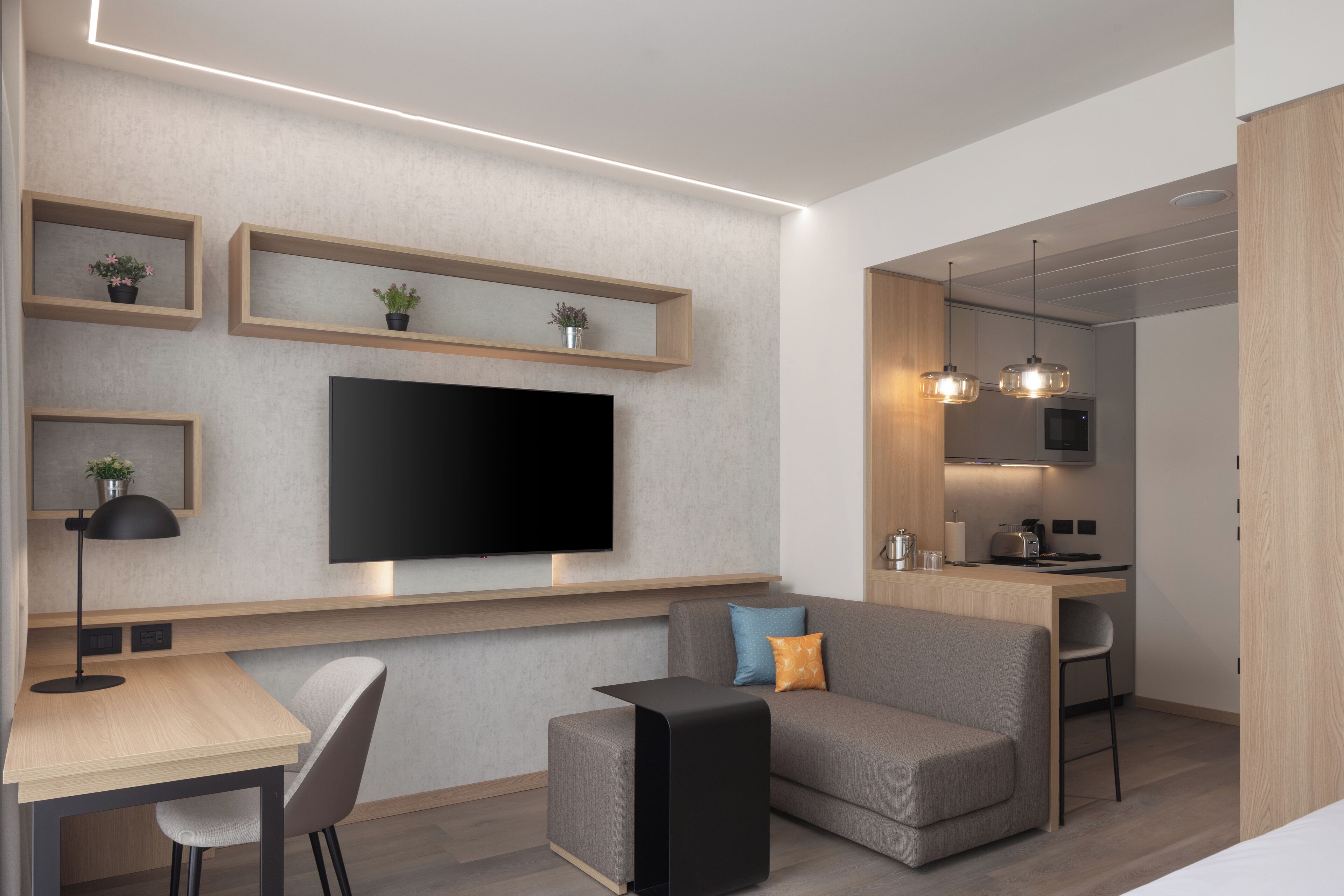 Studio, 1 King Bed | Living area