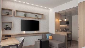 Studio, 1 King Bed | Living area