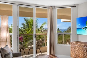 TV, stereo, offices - Chic and Central Ocean Dream Vistas (Kihei)