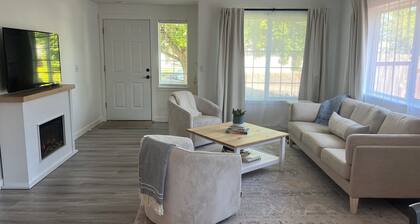 Cozy 3-bedroom house in the heart of Dundee wine country.