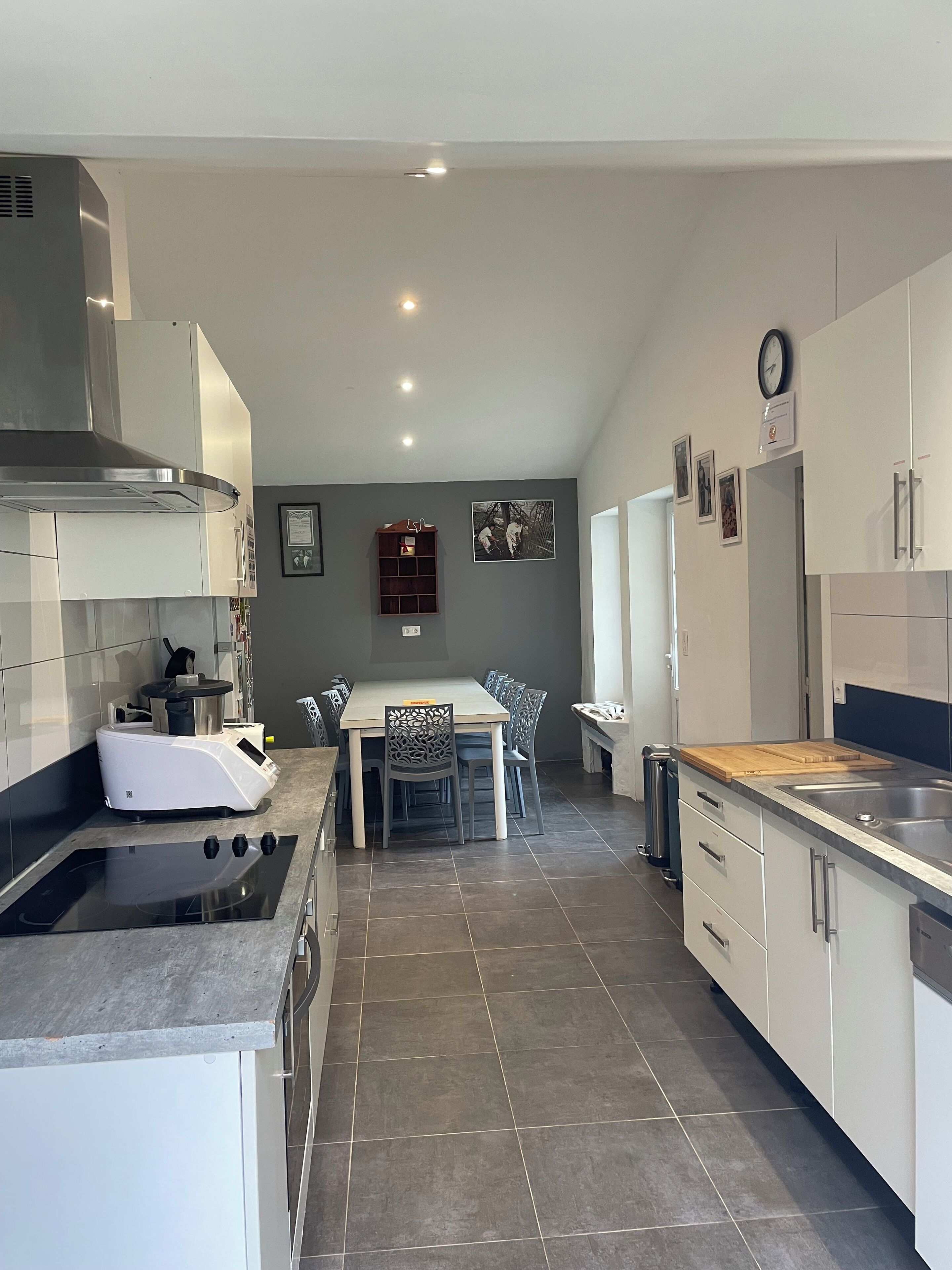 Micro-ondes, four, plaque de cuisson, lave-vaisselle