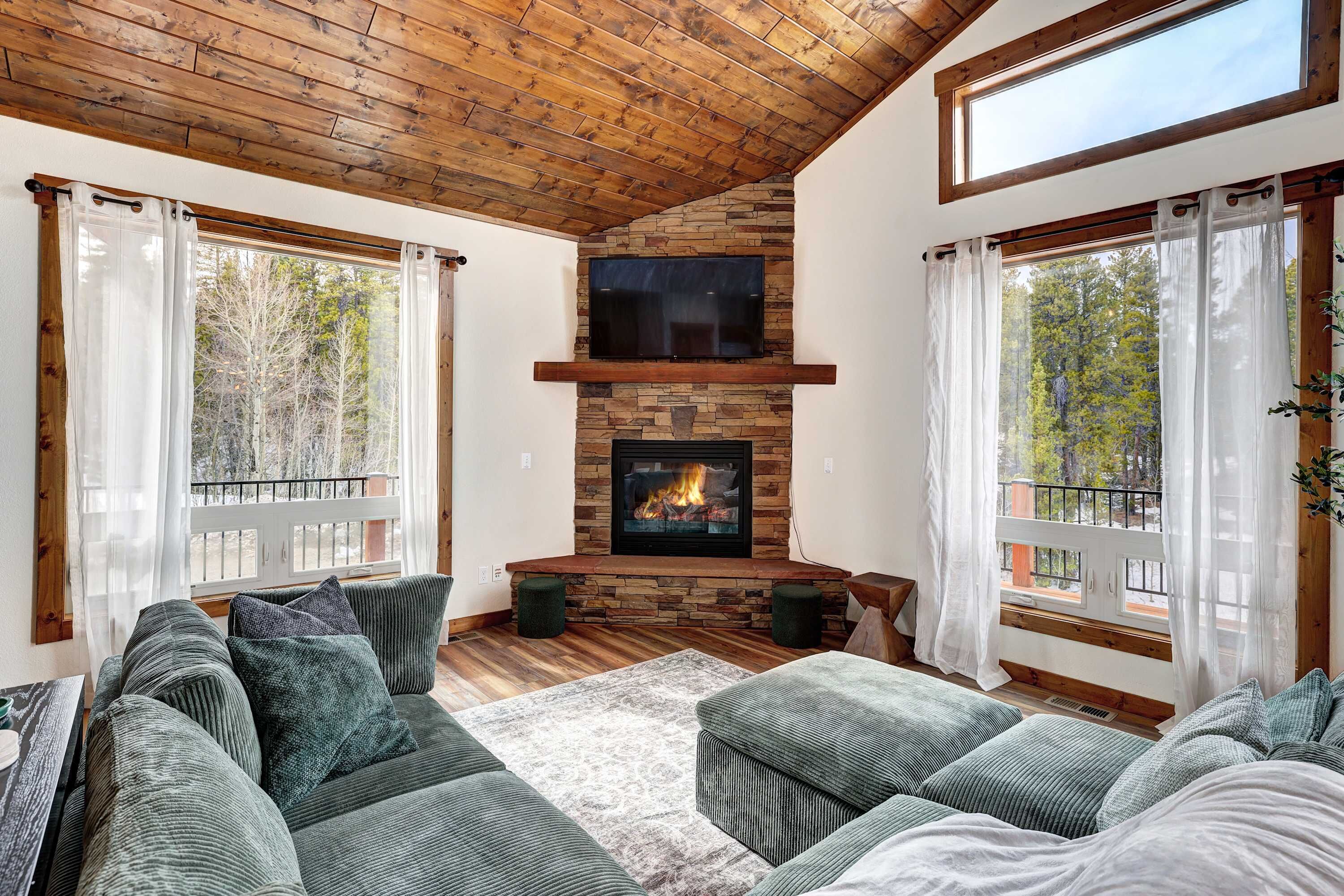 TV, peis og kontorer