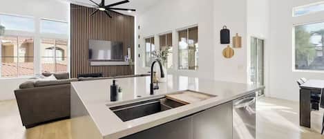 舒適三人房 | 住宿內部