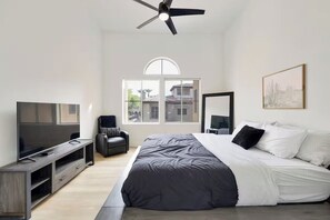 Comfort Triple Room | Iron/ironing board, free WiFi - The Ultimate Golfer's Paradise (Scottsdale)