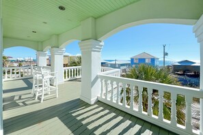 Terrace/patio - "Above The Waves" Steps To Beach, Panoramic Gulf Views, Pool, 4BR, Dog Friendly (Gulf Shores)