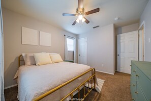 3 bedrooms, free WiFi, bed sheets