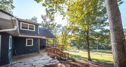 Spacious Ozark Home Near River & Wineries