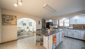 Fridge, oven, stovetop, dishwasher - Spacious Ozark Home Near River & Wineries (Saint James)