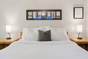 1 bedroom, iron/ironing board, free WiFi, bed sheets - Forest & Sea Views - Jetted Tub - Walk to Beaches & Wild Pacific Trail (Ucluelet)