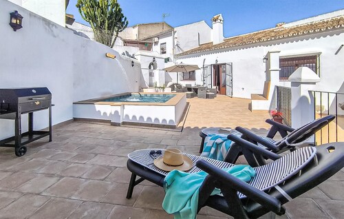 Awesome home in Castilblanco de los Ar