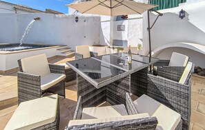 Outdoor dining - Awesome home in Castilblanco de los Ar (Castilblanco de los Ar)