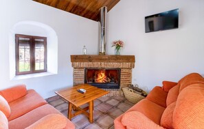 Una Smart TV, una chimenea