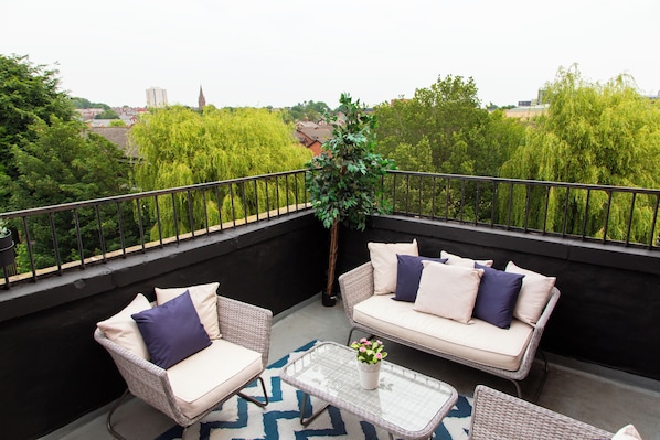 Departamento Elite, vista al canal | Terraza o patio