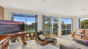 TV - Unit 9 Twin Pines - Townhouse (Bermagui)