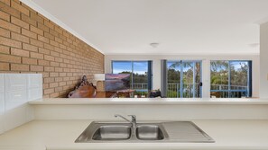 Interior - Unit 9 Twin Pines - Townhouse (Bermagui)