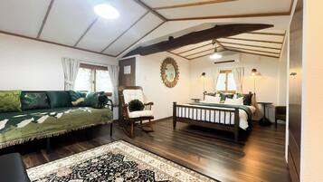 Deluxe Suite, Courtyard View