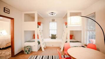 4 bedrooms, WiFi, bed sheets