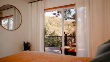 4 bedrooms, WiFi, bed sheets