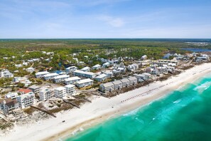 Beach nearby - Steps from BEACH/POOL + Dog Friendly (Santa Rosa Beach)