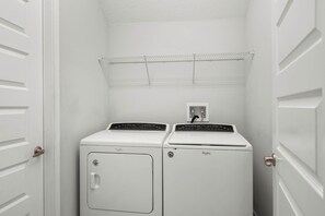 Interior - Pool, Patio & Balcony only 6MI to Disney (Kissimmee)